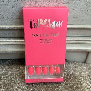 Red Aspen nail dashes. Press on nails.